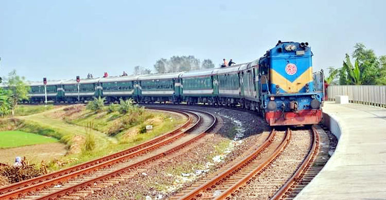 হলিউডে বাংলাদেশ এক্সপ্রেস ট্রেন